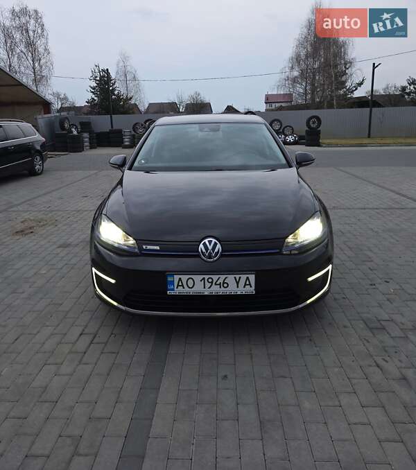 Volkswagen e-Golf 2015