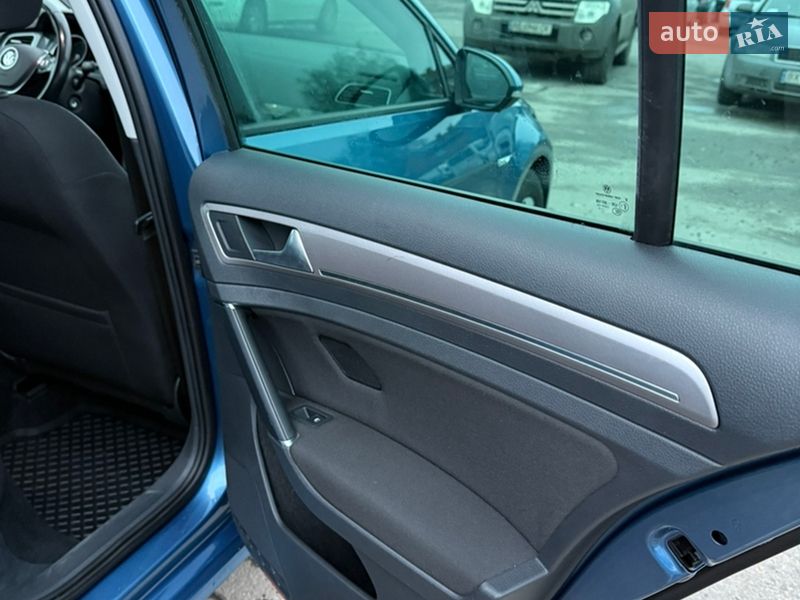 Хэтчбек Volkswagen e-Golf 2015 в Харькове