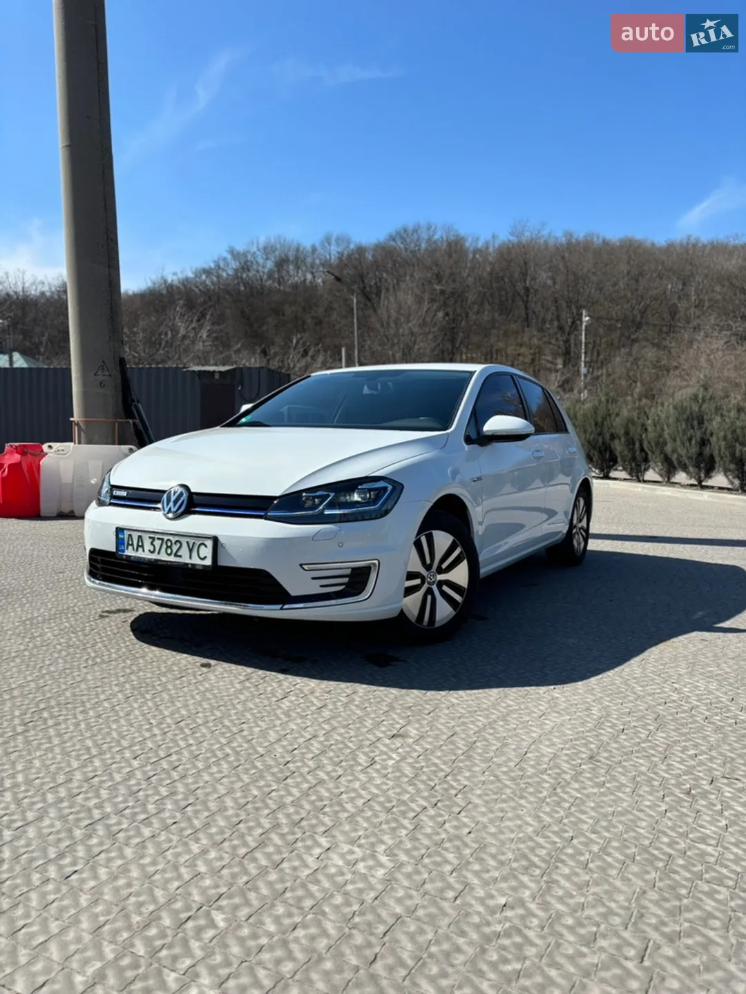 2020 Volkswagen Golf - мініатюра 2