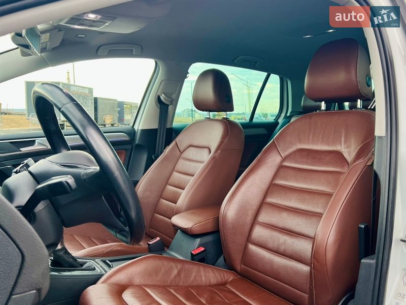 Volkswagen e-Golf 2015