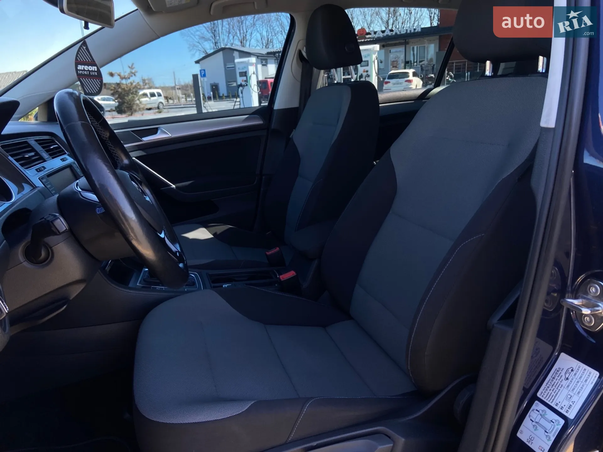 2014 Volkswagen Golf - мініатюра 28