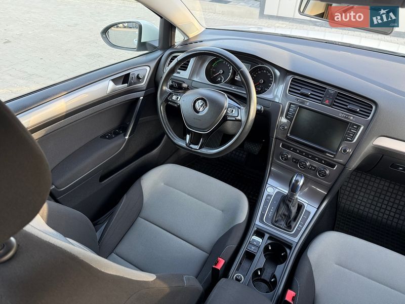 Хэтчбек Volkswagen e-Golf 2014 в Владимире