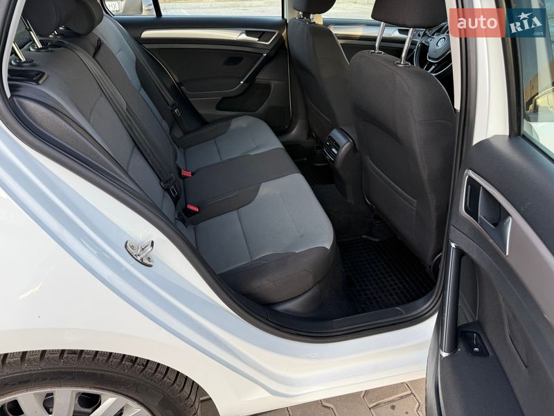 Хэтчбек Volkswagen e-Golf 2014 в Владимире