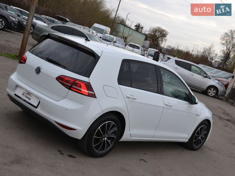 Хэтчбек Volkswagen e-Golf 2015 в Луцке