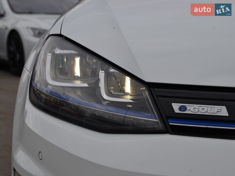 Хэтчбек Volkswagen e-Golf 2015 в Луцке