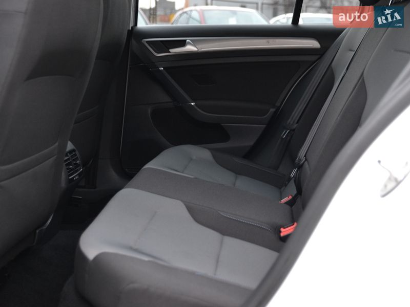 Хэтчбек Volkswagen e-Golf 2015 в Луцке