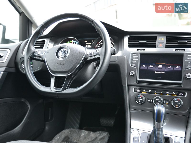Хэтчбек Volkswagen e-Golf 2015 в Луцке