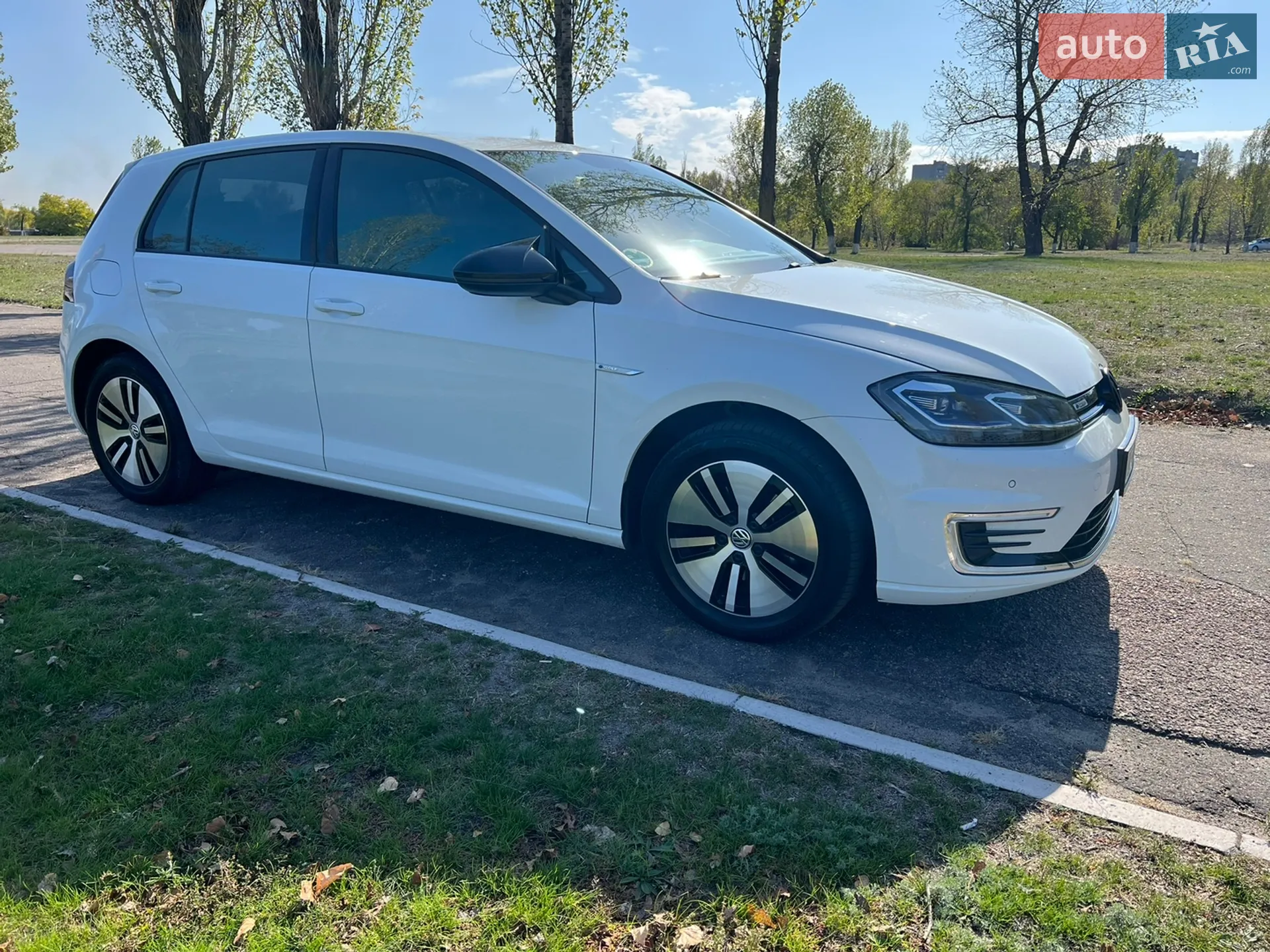 2020 Volkswagen Golf - мініатюра 2