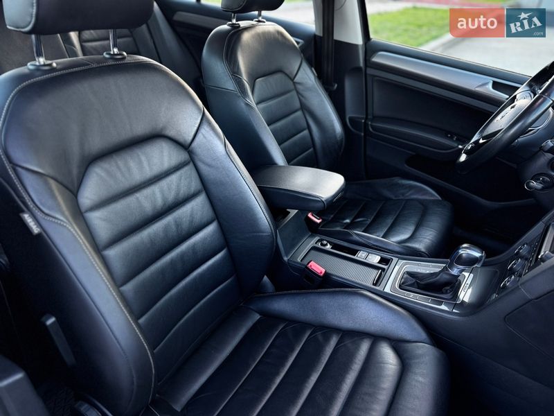 Хэтчбек Volkswagen e-Golf 2015 в Чорткове