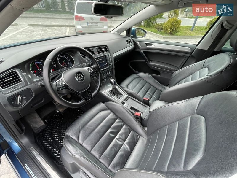 Хэтчбек Volkswagen e-Golf 2016 в Львове