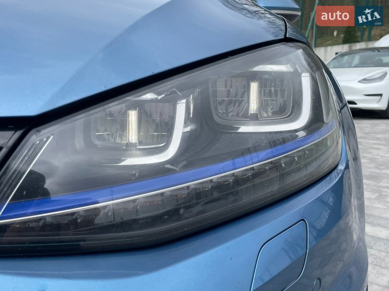 Хэтчбек Volkswagen e-Golf 2016 в Львове