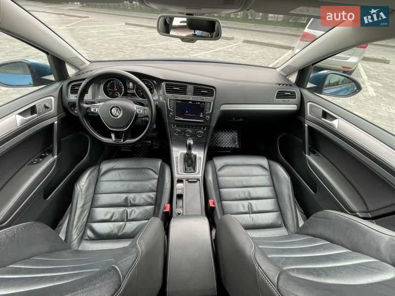 Хэтчбек Volkswagen e-Golf 2016 в Львове