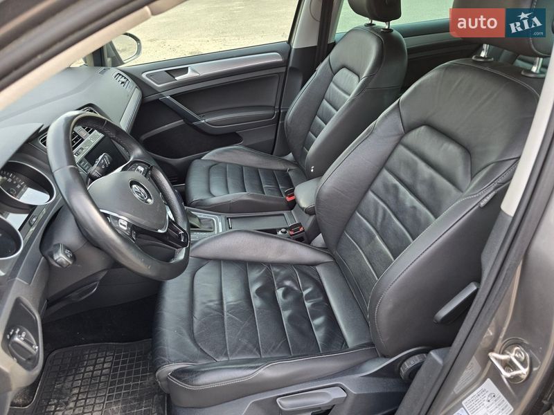 Хэтчбек Volkswagen e-Golf 2014 в Владимире