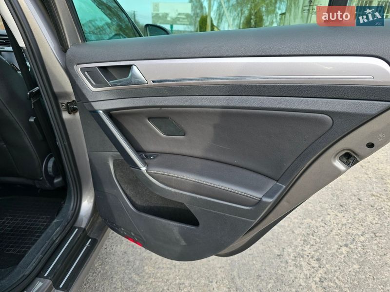 Хэтчбек Volkswagen e-Golf 2014 в Владимире