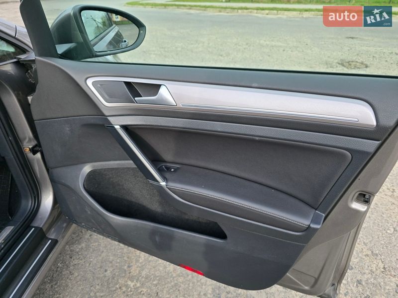 Хэтчбек Volkswagen e-Golf 2014 в Владимире