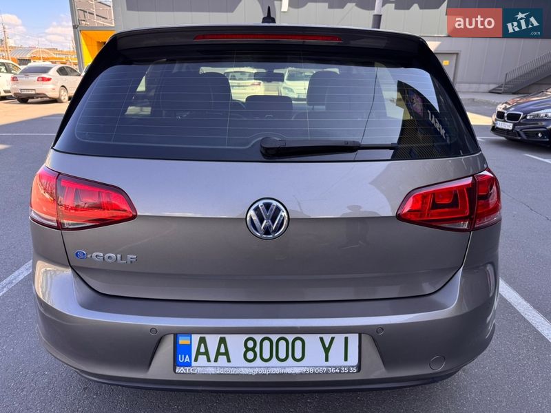 Хэтчбек Volkswagen e-Golf 2016 в Киеве