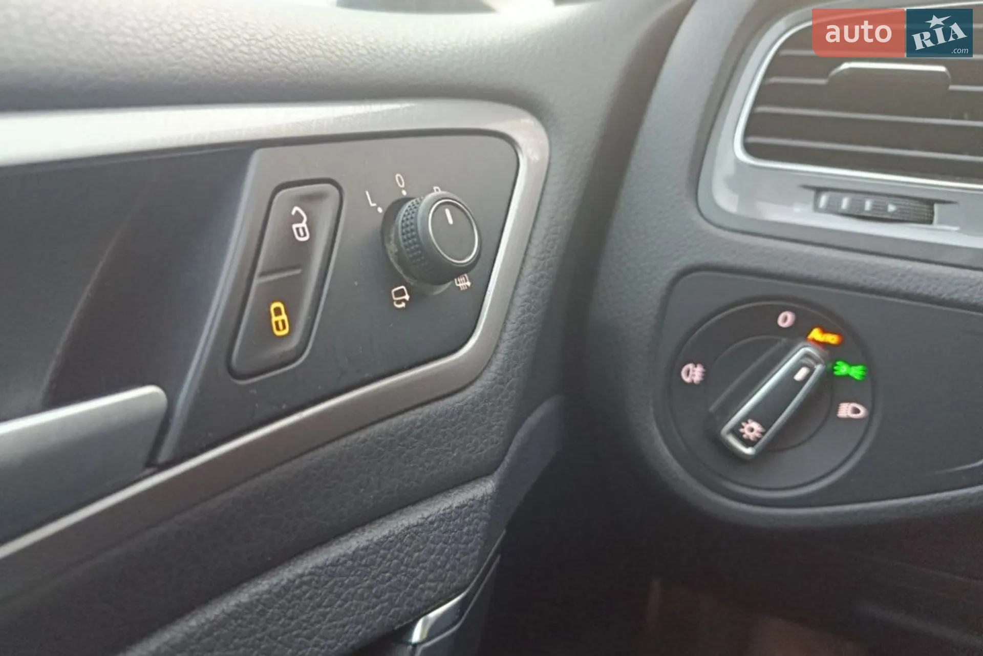 2014 Volkswagen Golf - мініатюра 26
