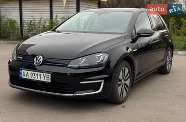 Хэтчбек Volkswagen e-Golf 2015 в Киеве