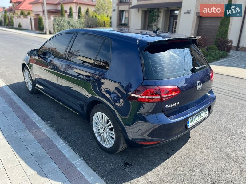 Volkswagen e-Golf 2015