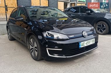 Хетчбек Volkswagen e-Golf 2016 в Дніпрі