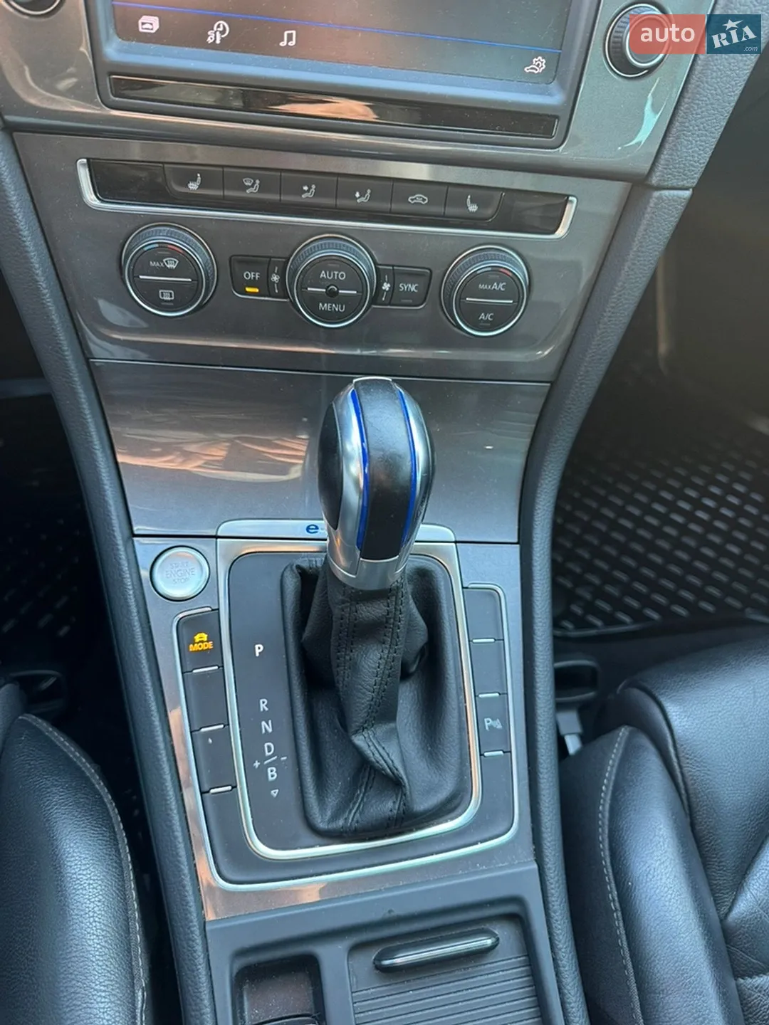 2014 Volkswagen Golf - мініатюра 32