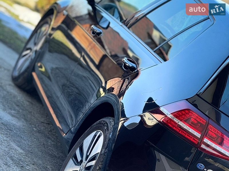 Хэтчбек Volkswagen e-Golf 2016 в Дрогобыче