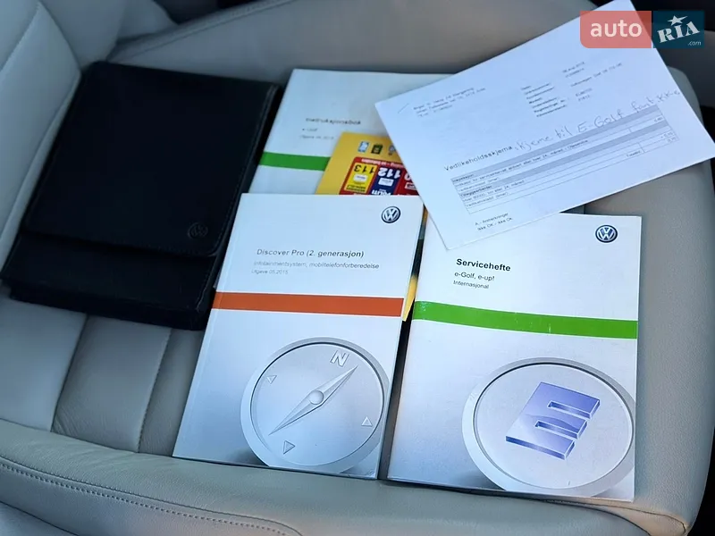 Хэтчбек Volkswagen e-Golf 2016 в Дрогобыче документ