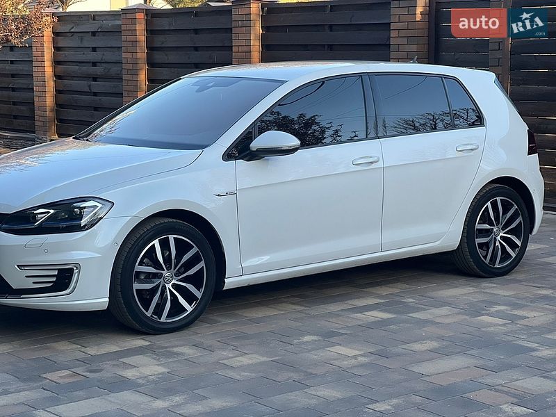 Хетчбек Volkswagen e-Golf 2019 в Києві