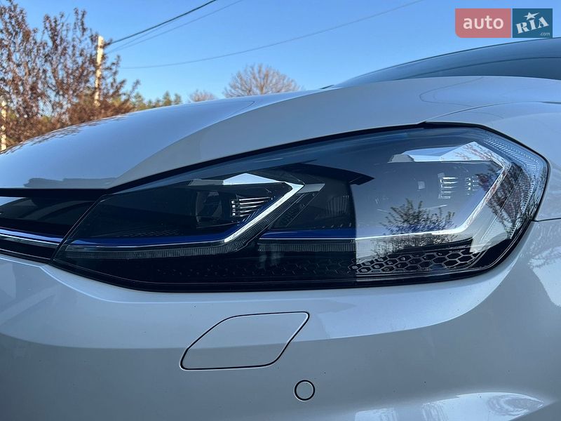 Хетчбек Volkswagen e-Golf 2019 в Києві