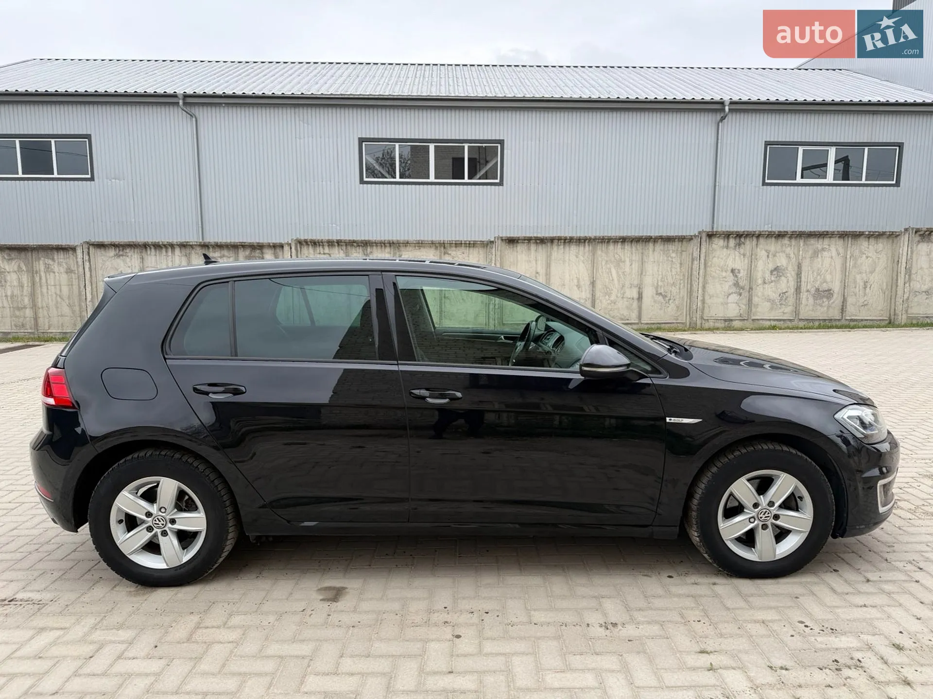 2017 Volkswagen Golf - мініатюра 2