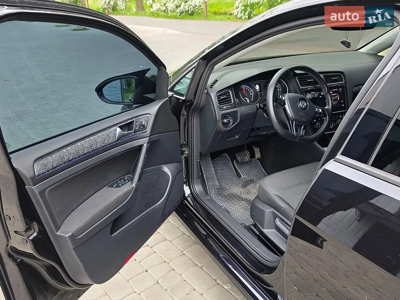 Volkswagen e-Golf 2018 VIN WVWZZZAUZJ8907334 фото оголошення 19 з 41