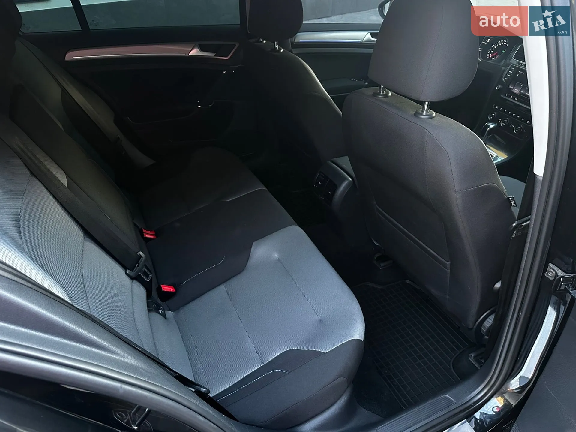 2015 Volkswagen Golf - мініатюра 32