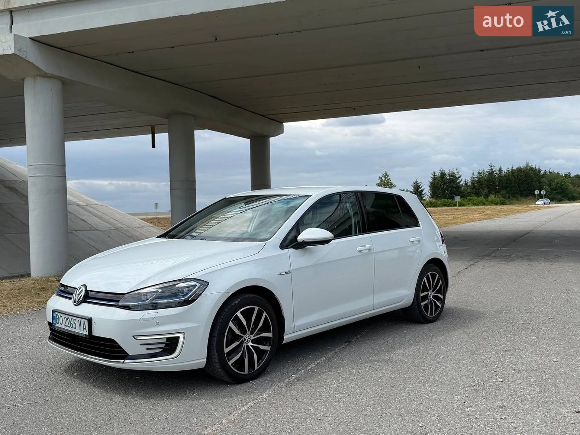 2020 Volkswagen Golf - мініатюра 2