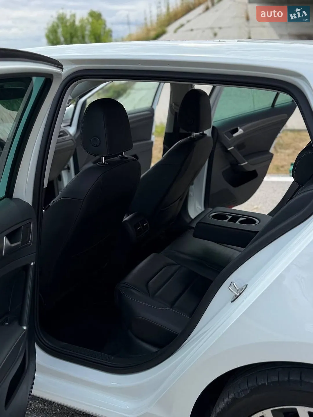 2020 Volkswagen Golf - мініатюра 9