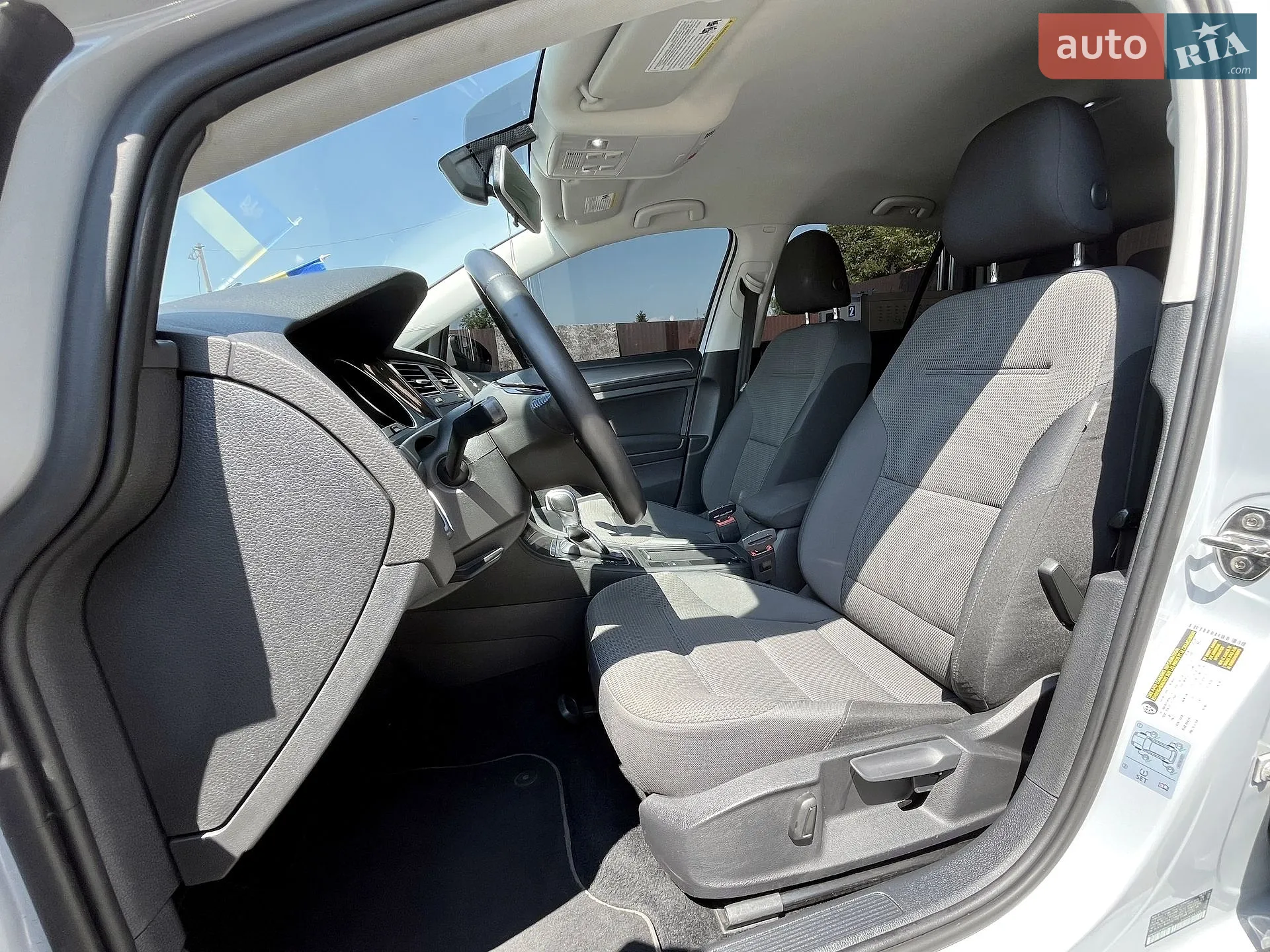2017 Volkswagen Golf - мініатюра 25