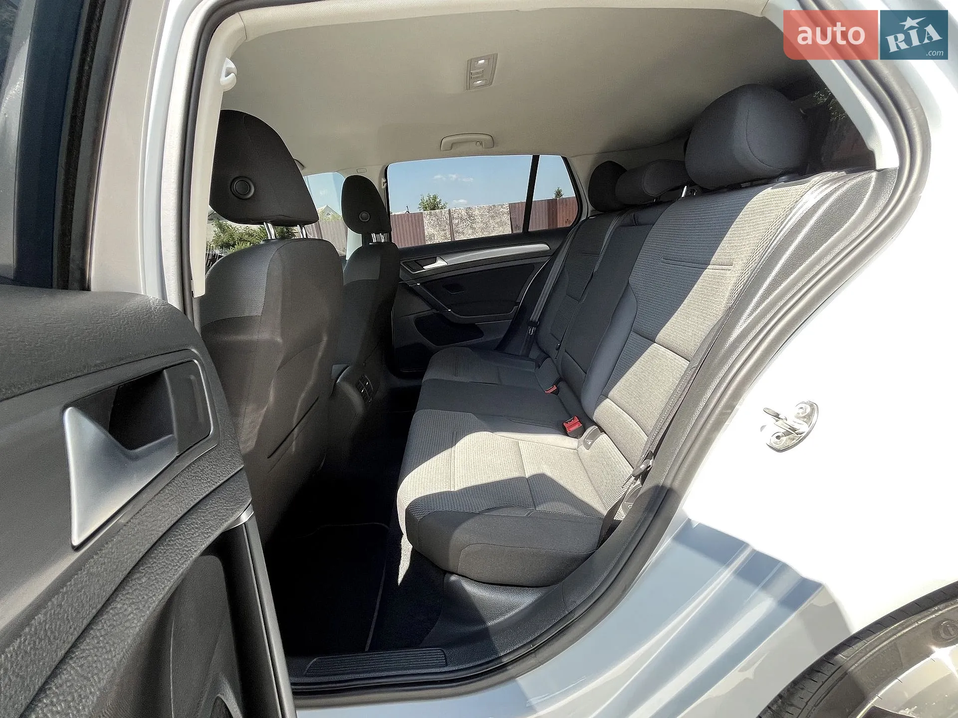 2017 Volkswagen Golf - мініатюра 35
