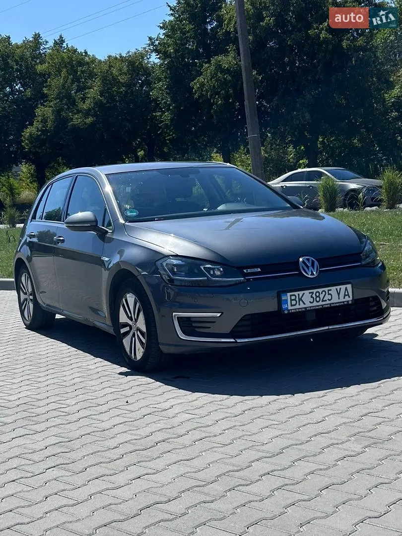 2020 Volkswagen Golf - мініатюра 2