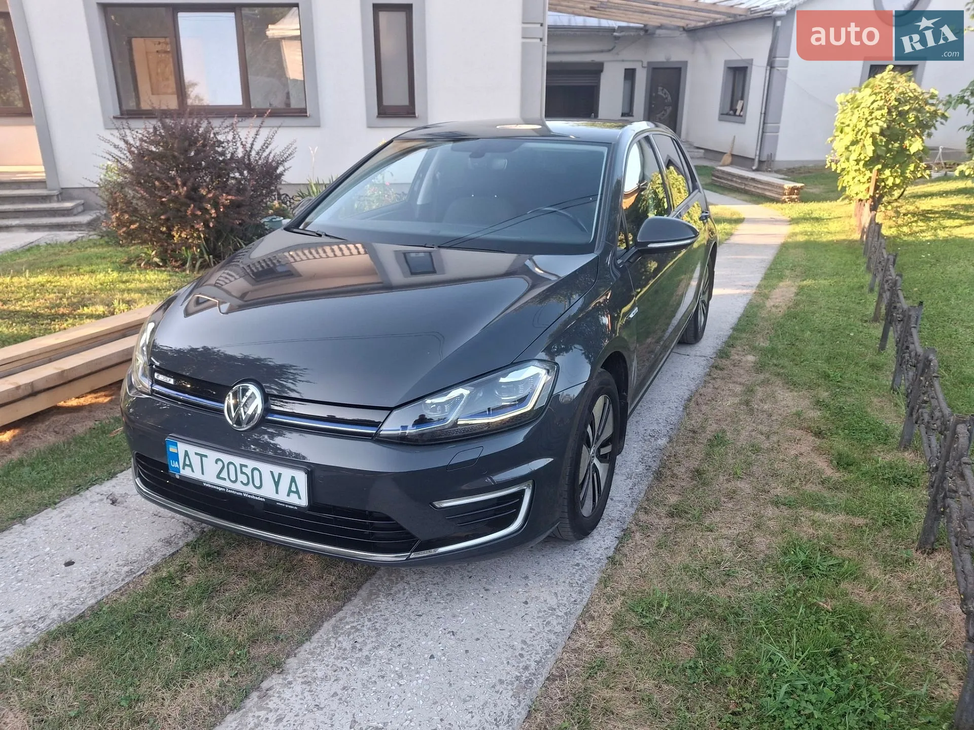 2020 Volkswagen Golf - мініатюра 2