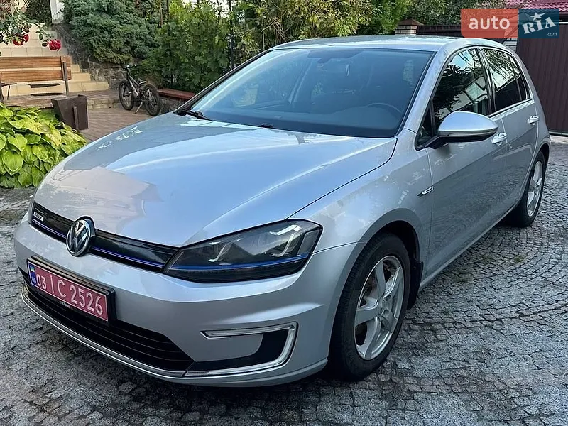 Volkswagen e-Golf 2015