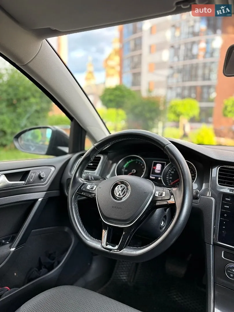 2017 Volkswagen Golf - мініатюра 29