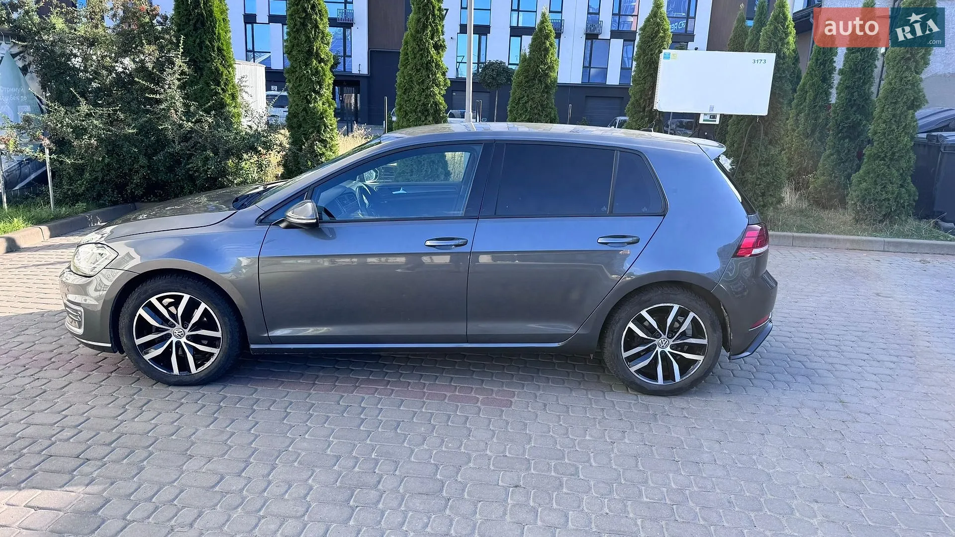 2019 Volkswagen Golf - мініатюра 2