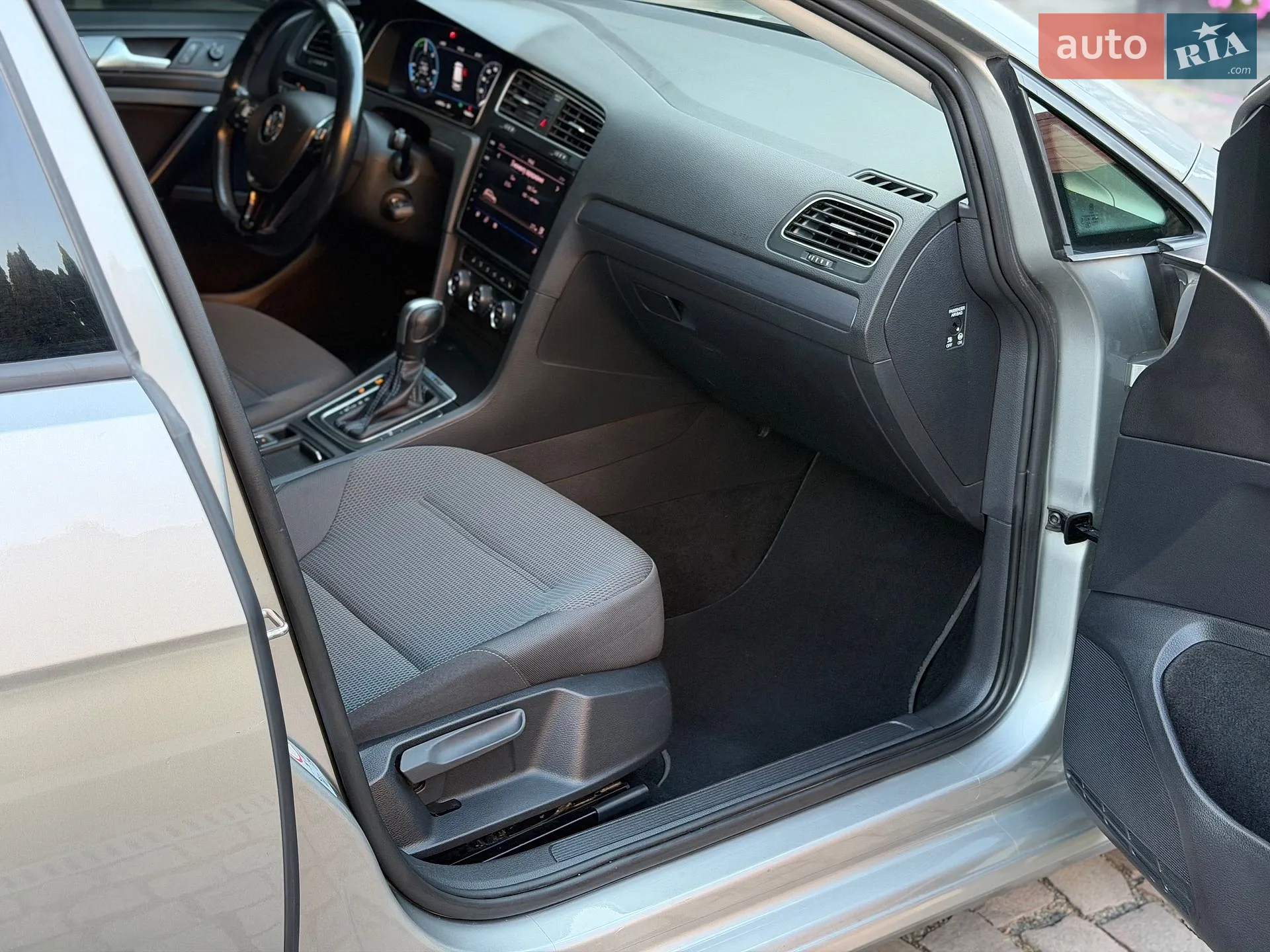 2019 Volkswagen Golf - мініатюра 26