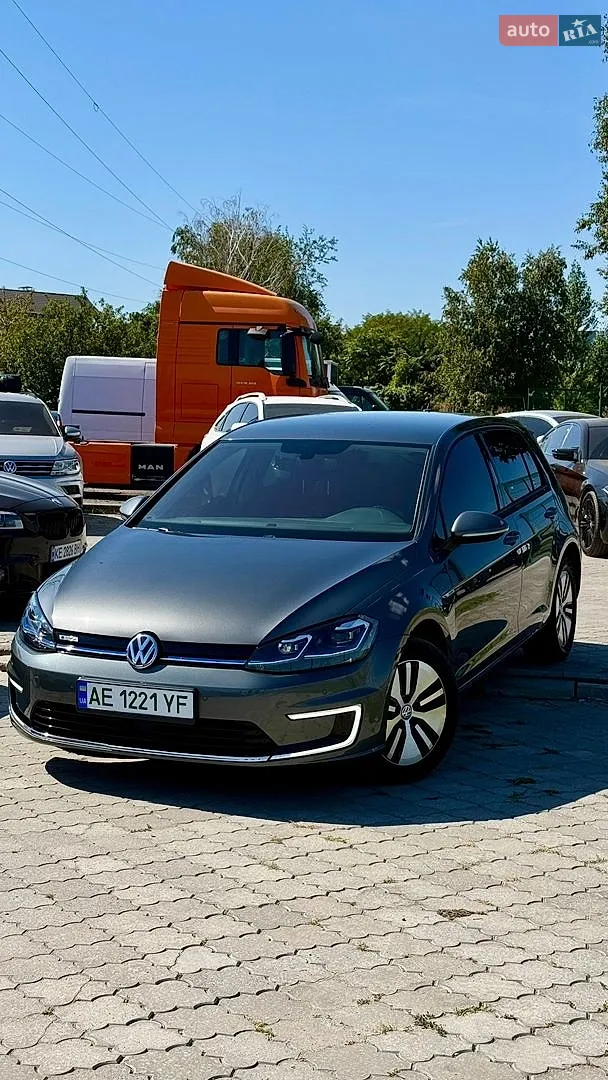 2018 Volkswagen Golf - фото 1