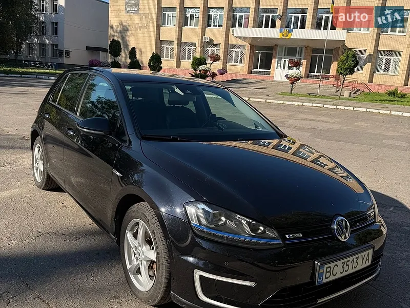 Volkswagen e-Golf 2015