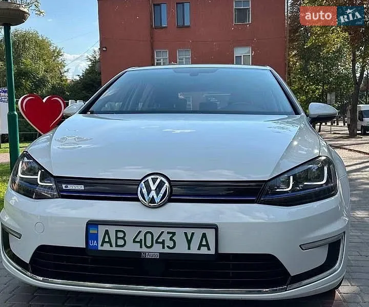 Volkswagen e-Golf 2015