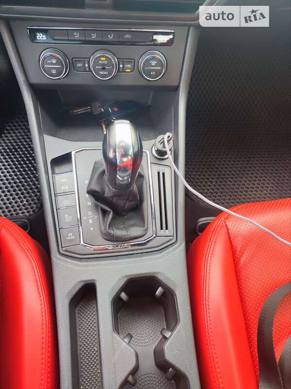 Седан Volkswagen e-Lavida 2019 в Львове