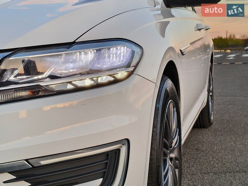 Седан Volkswagen e-Lavida 2019 в Киеве