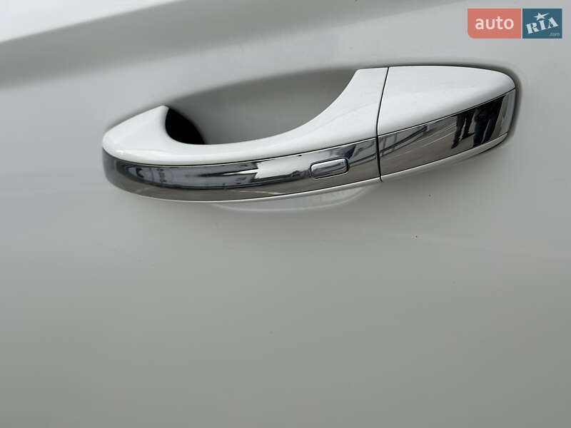 Внедорожник / Кроссовер Volkswagen E-Tharu 2020 в Мукачево