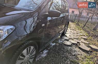 Хэтчбек Volkswagen e-Up 2016 в 