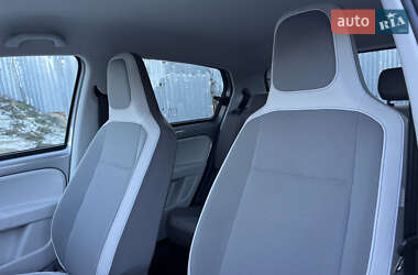 Хэтчбек Volkswagen e-Up 2015 в 